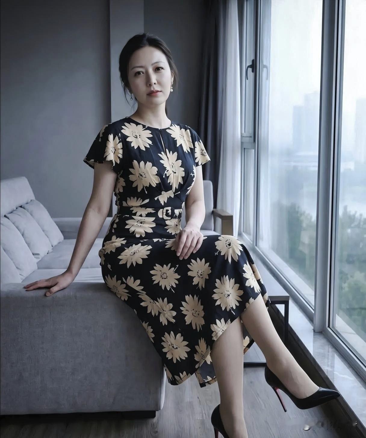 这大姐说，以前丈夫每天下班都准时到家，这近一段时间来，回家越来越晚了，问他为什么