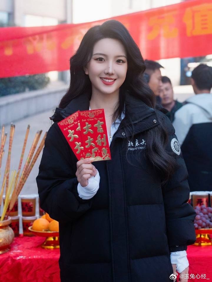 北大毕业生演短剧被说混得差北大毕业生讲述短剧行业真相坐标TALK人生不是一场只看
