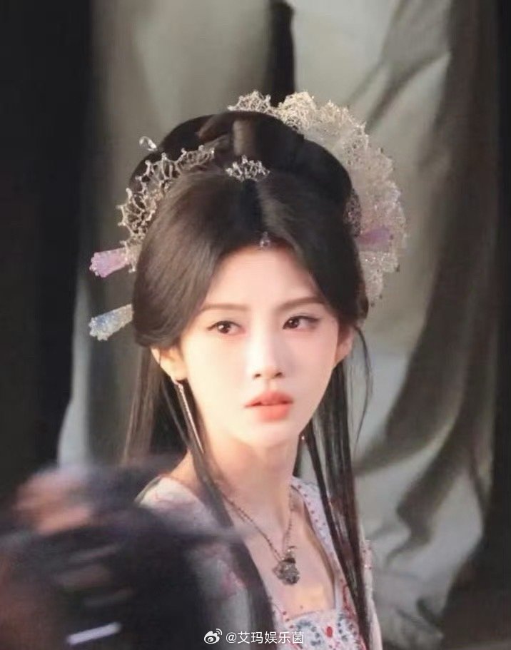 这是鞠婧祎还是孔雪儿[傻眼] ​​​