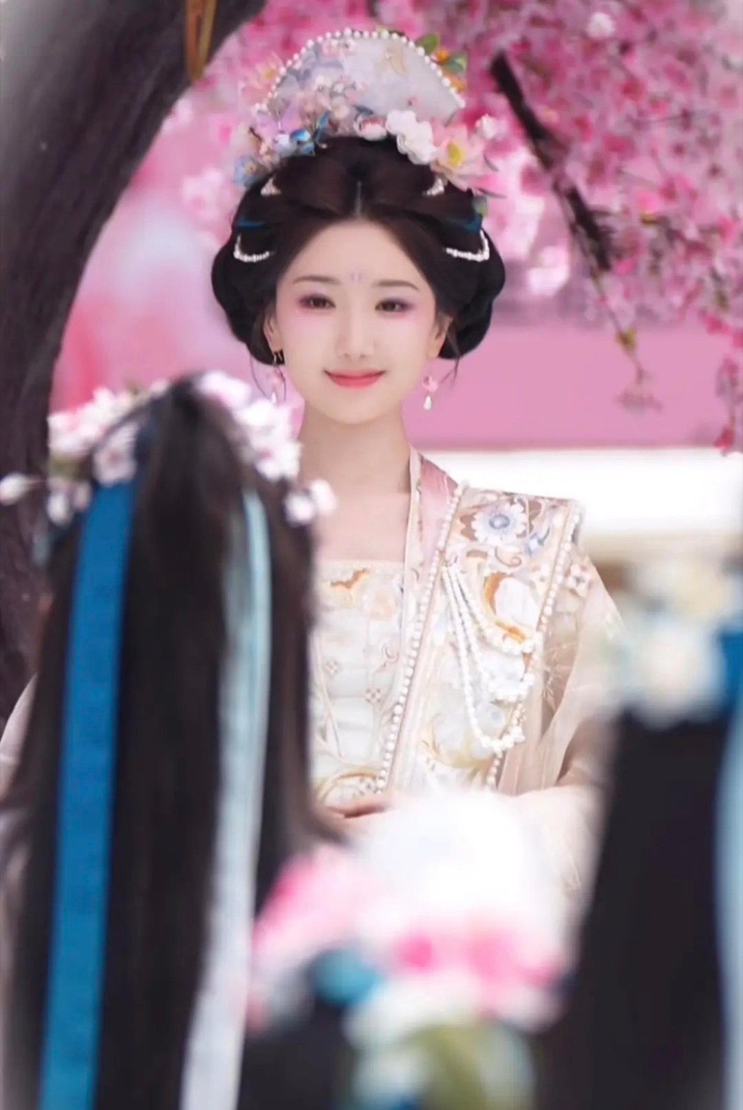 毛晓彤花神妆对比锦绣未央时，状态如何？ 