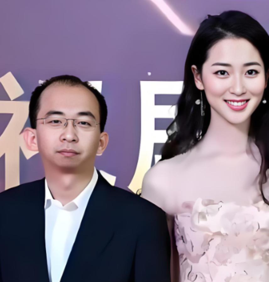 “简直是一朵鲜花插在了牛粪上！”2022年，坐拥10亿身家的最丑男星巨兴茂和大美