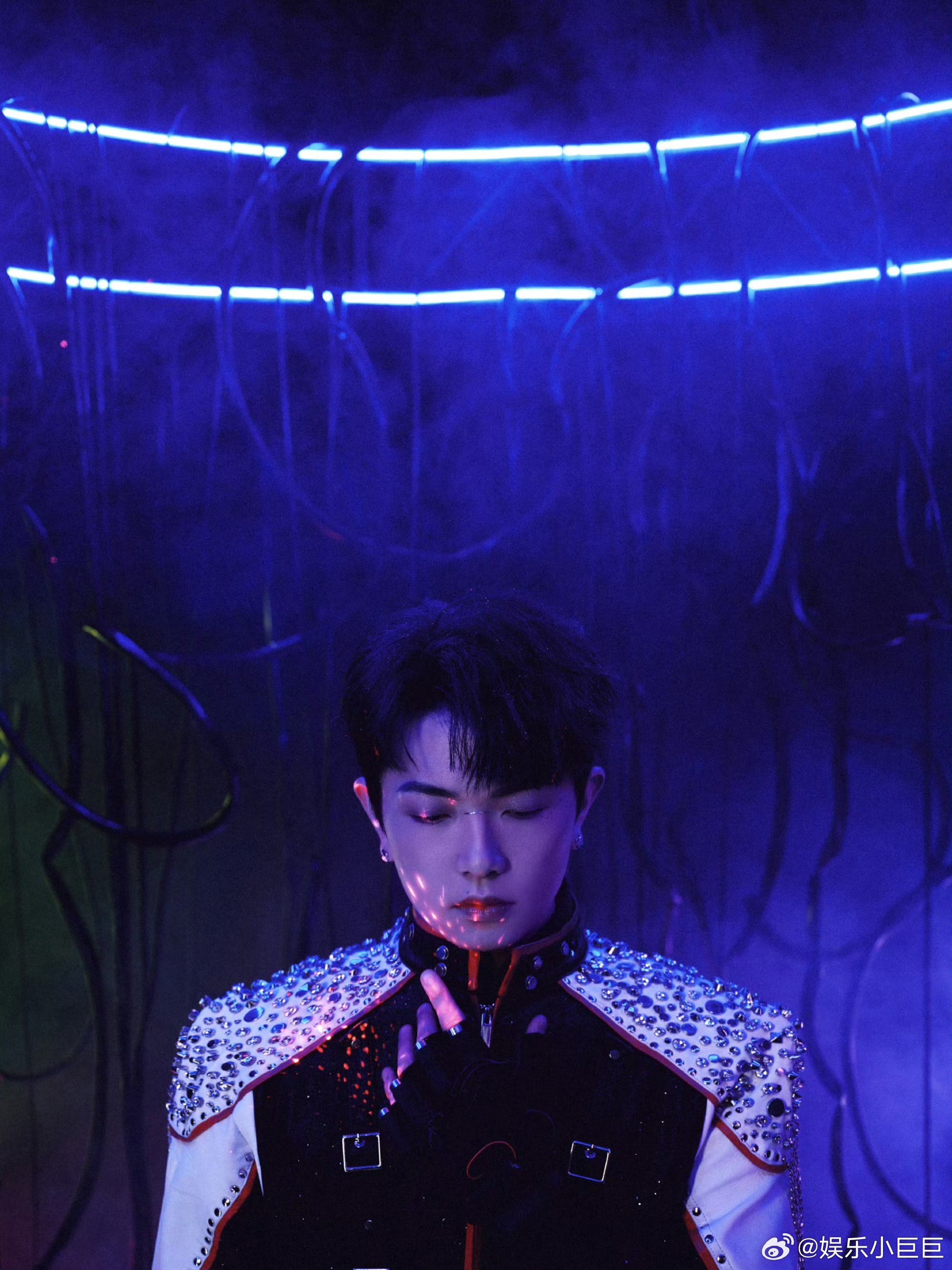 颜人中巡演卷出新高度终于懂颜人中巡演一票难求的原因！福州站舞美灯光音响全升级，全