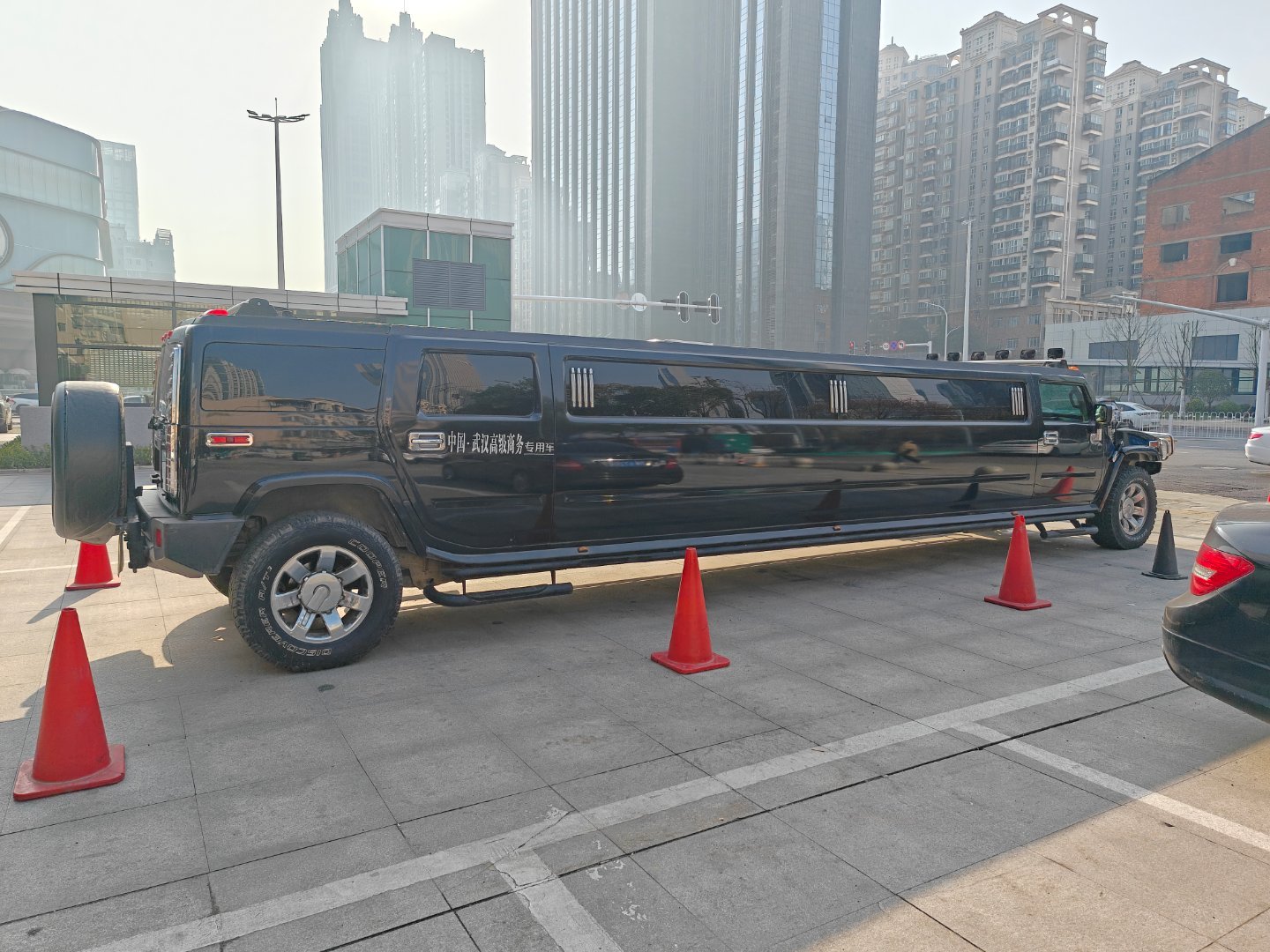 目测一下这车几米