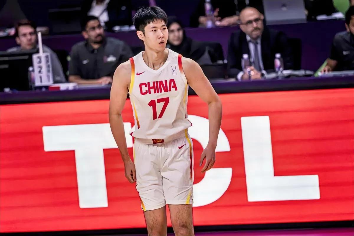 中国男篮前锋赵嘉义的表现太辣眼睛了！

在男篮亚洲杯半决赛，中国男篮对阵新西兰男