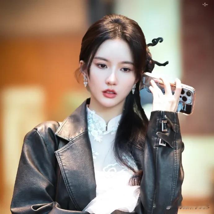 #刘些宁何与疑似分手#
本身他们两个也不是很红，是谈恋爱还是分手，除了粉丝会在意