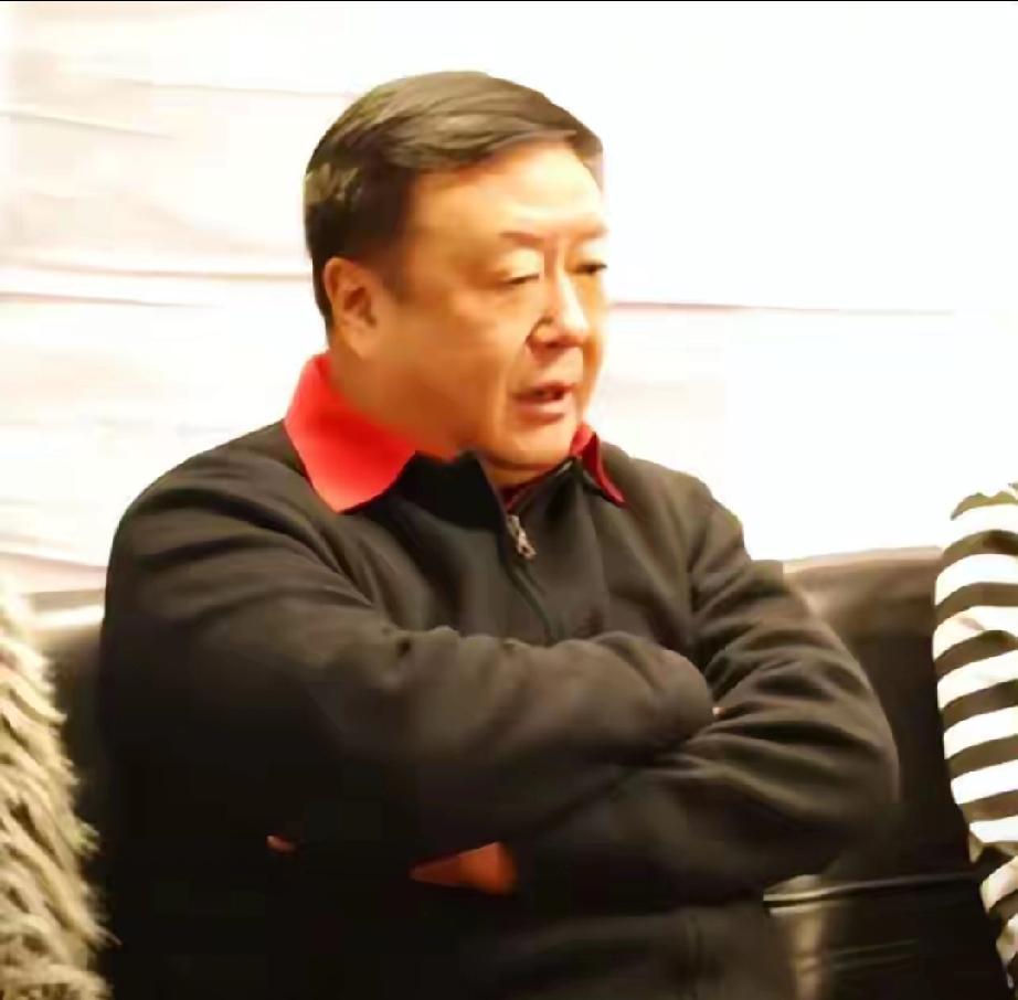 三婚娶小30岁娇妻，64岁终于当爹！尤小刚三段婚姻太传奇
 
       他是