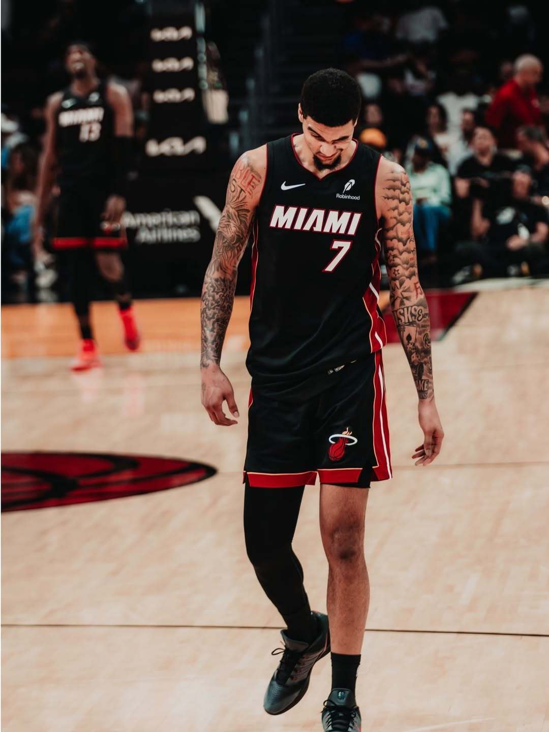 当韦尔的正负值为正时，热火队23胜2负。当韦尔的正负值为负时，热火队11胜30负