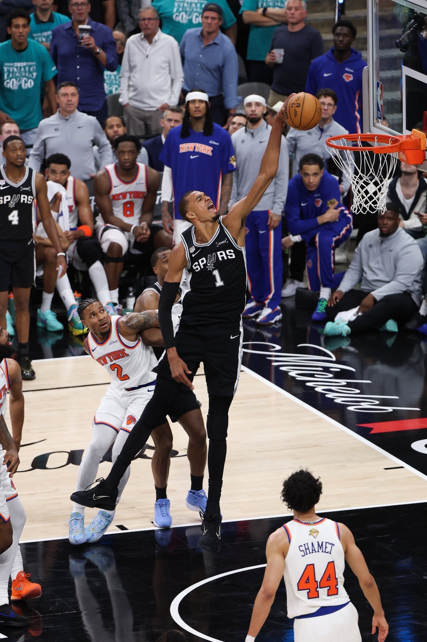 今天一次饼没吃着尼克斯vs马刺nba总决赛