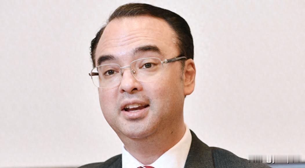 12个人就把议长换了，票数还不够！菲律宾这出闹剧谁看懂了？

今年6月初，菲律宾
