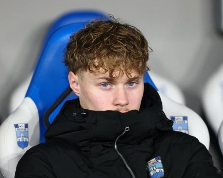 奥西耶克年轻前锋马特科维奇身材高大，爆发力强，有人将他与前克罗地亚国脚博克西奇作