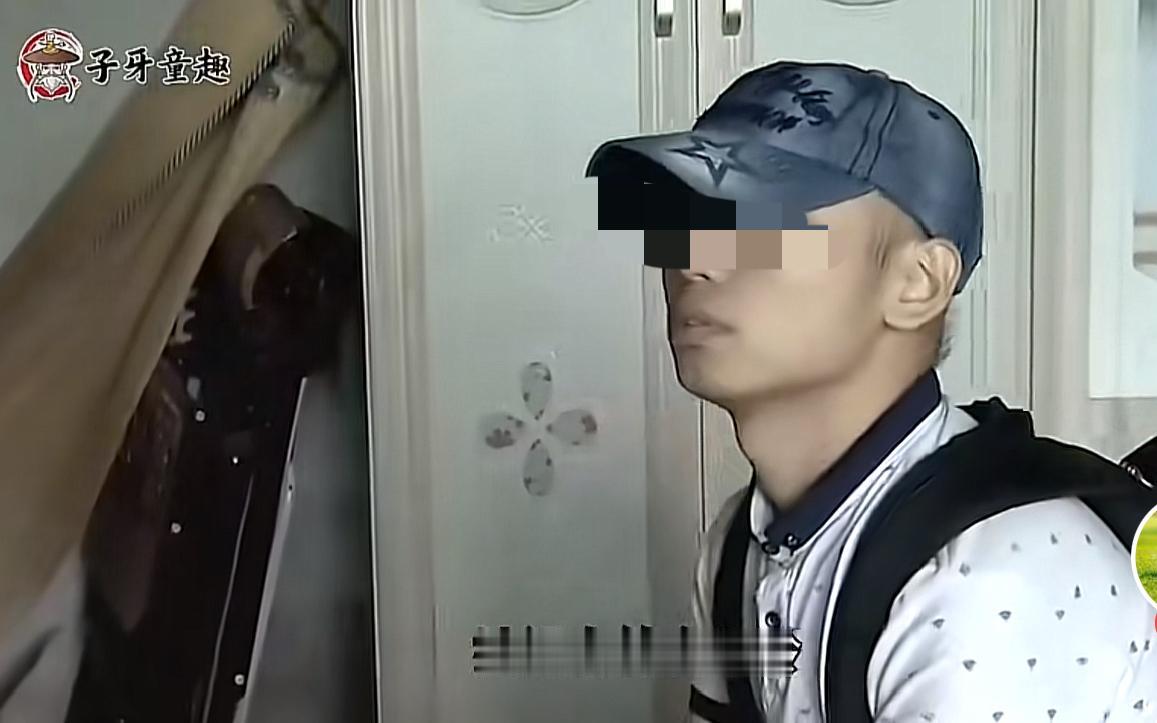 32岁的男子在网上谎称自己21岁，勾引一个18岁的高中生。最终让这女孩离开学校，