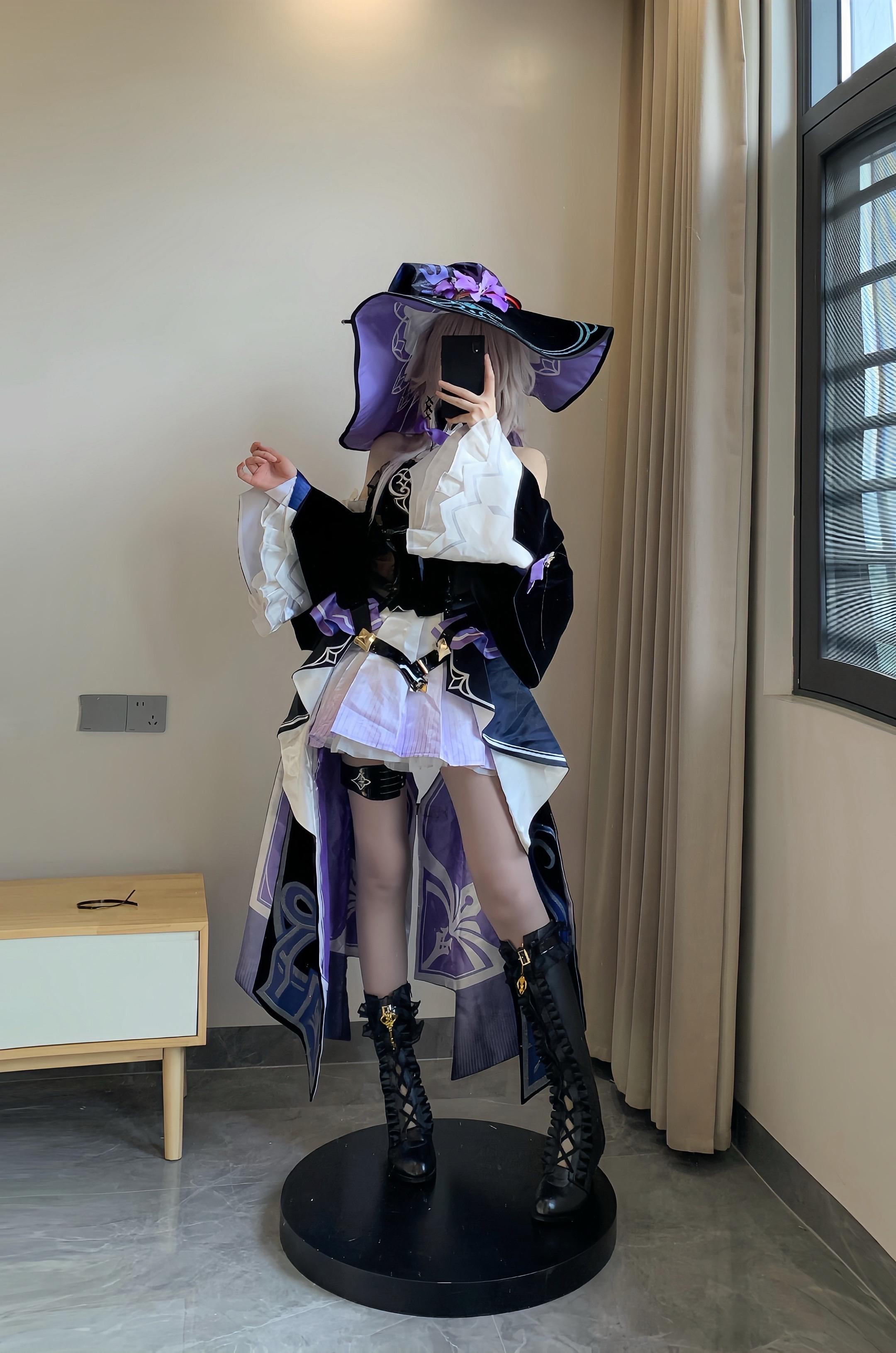 黑塔女士。