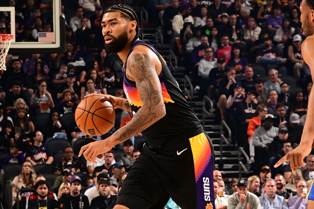 太阳大胜步行者35分，但先发中锋尼克-理查兹的正负值竟然是-13？理查兹全场出场