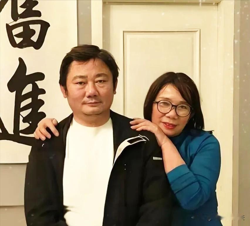 张雪最近很无奈的表示，他现在已经把妈妈给拉黑了，他同时表示，对那些试图以妈妈为突