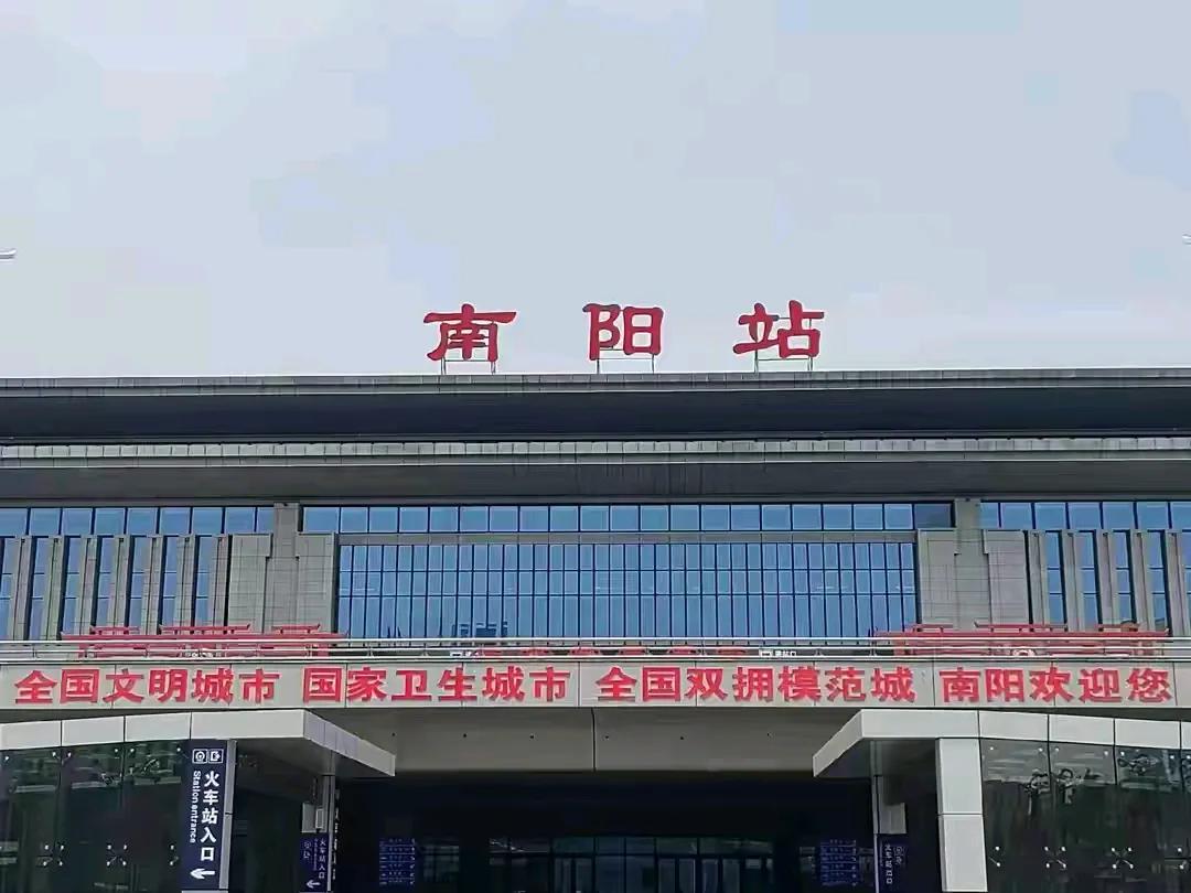 为南阳人民而专门设立的车次，宁波到南阳K166。

今天坐的K166车次，几乎都