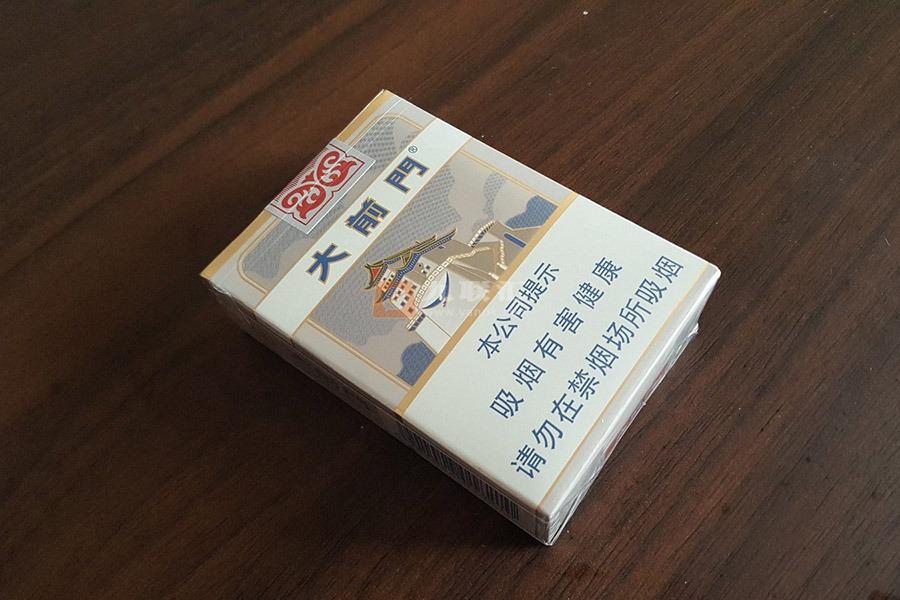 大前门。
 
老一辈常抽的口粮烟，年代感拉满，一提名字就满是岁月。
温馨提示：吸