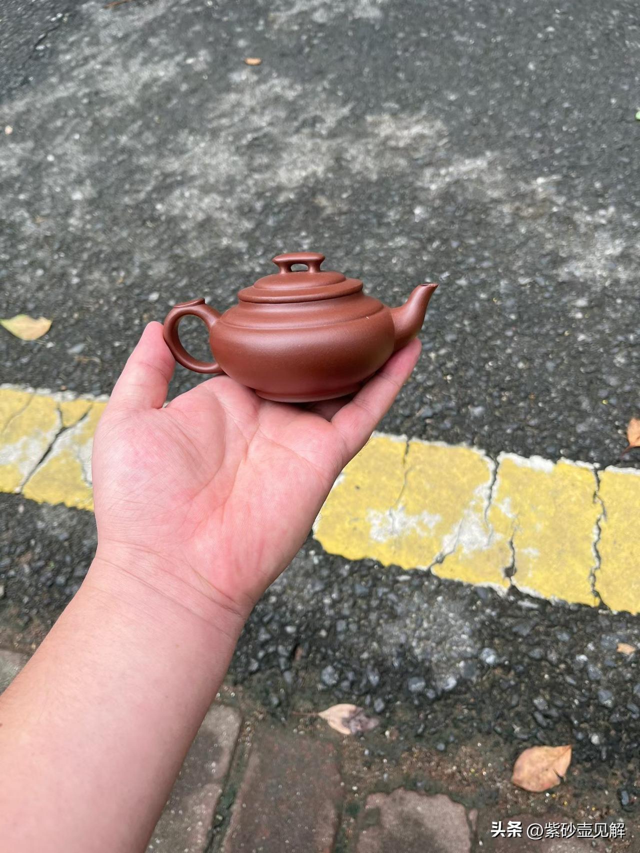 上新桥，认三桥：
盖顶拱桥钮，把上平桥靠，桥孔虚实透气窍。
一看肩线环环套，二看