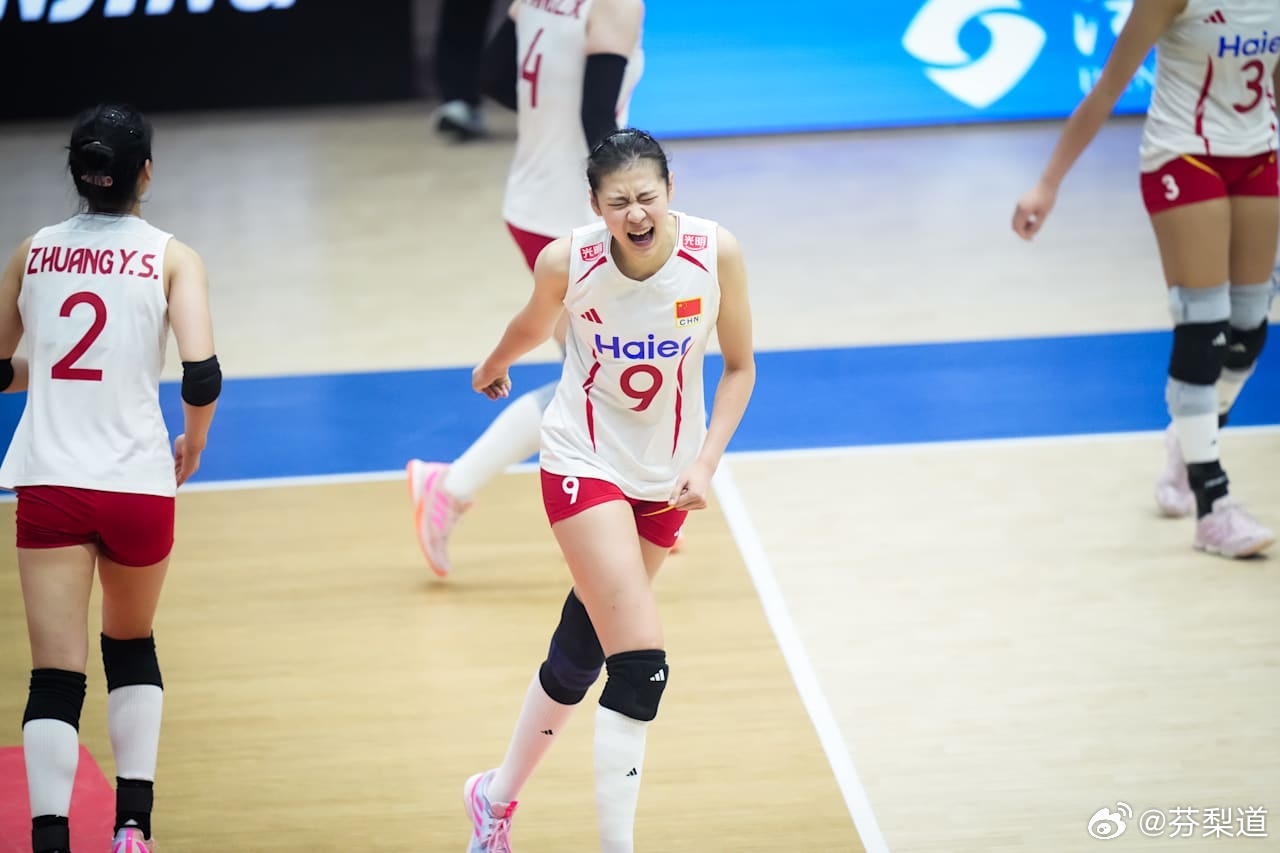 中国女排赢了！中国队3-1（25-21/25-21/25-21）塞尔维亚队2连胜