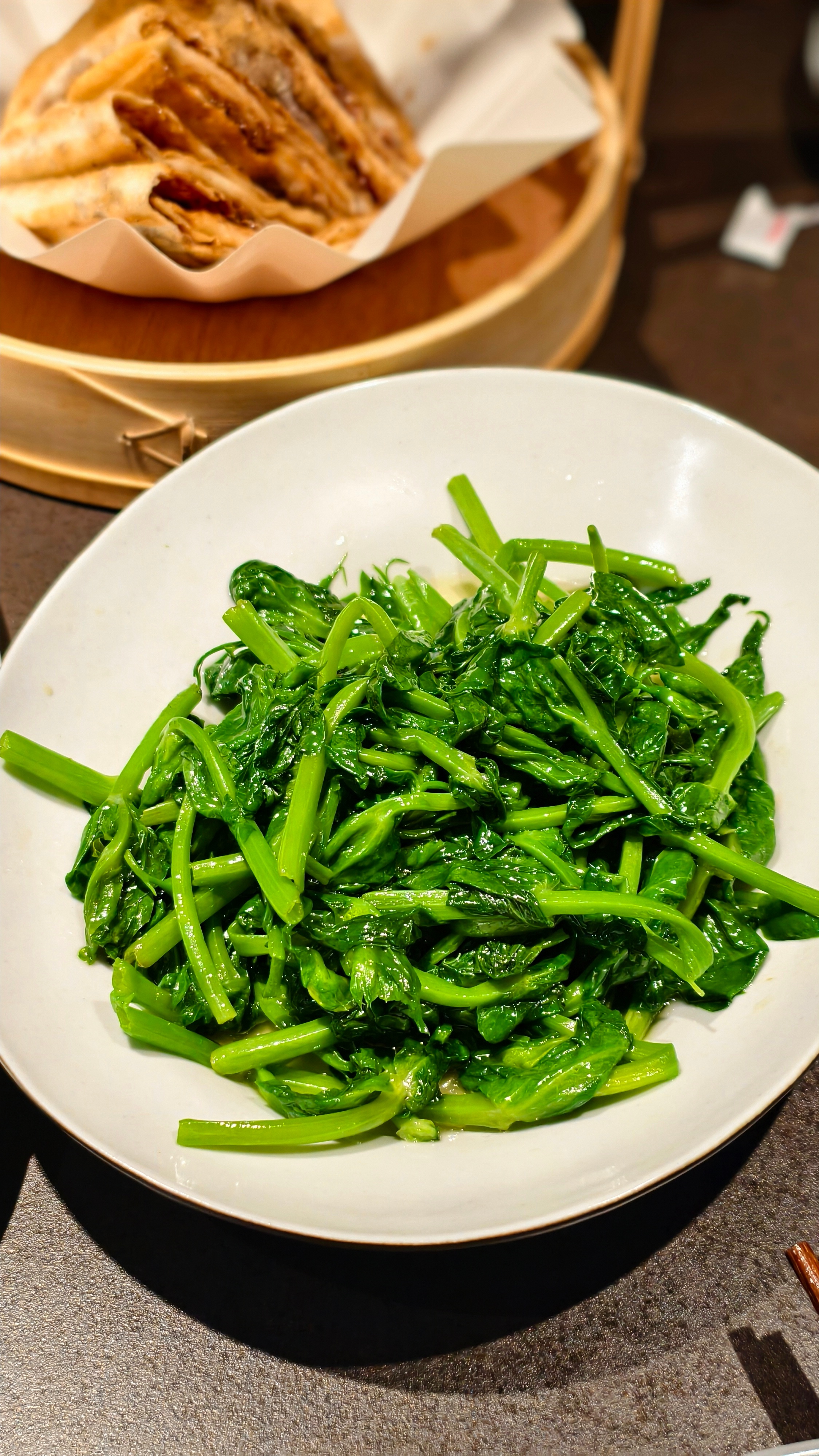 呜呜呜呜收行李好累但是好消息明天可以出个远差了！非常之期待！PS：凑不够六张图，