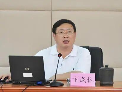 自治区优秀教师
广西文化名家暨“四个一批”人才
国务院政府特殊津贴享受者
国家“