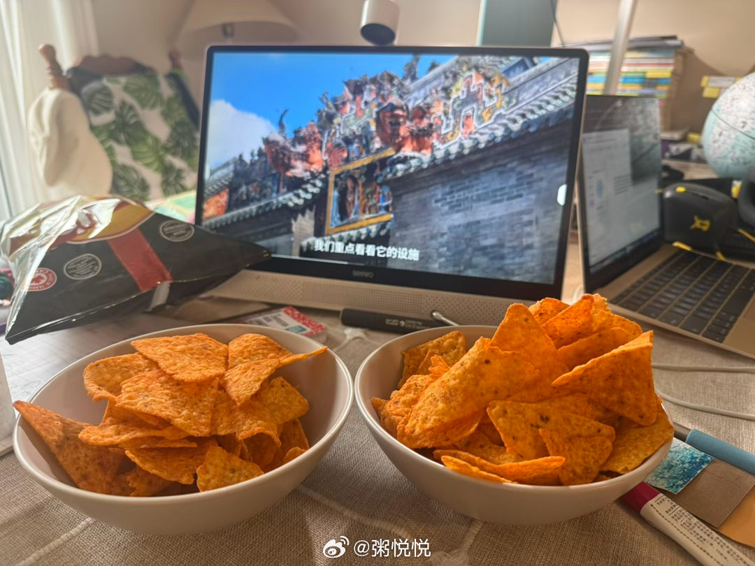 今天上午会聊一下《地理8分钟》的，8分钟系列～有地理，历史，生物，物理。我家都是