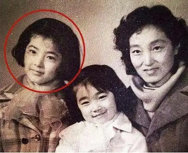 女神曾黎。女神