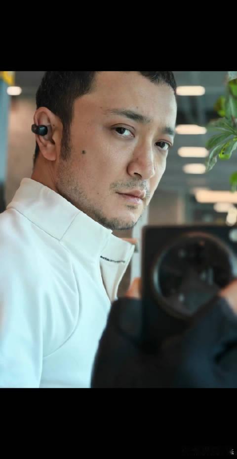 这盛世如尼格买提所愿  哈哈，尼格买提真是有魔力！他的莫奈花园居然搬到了春晚舞台