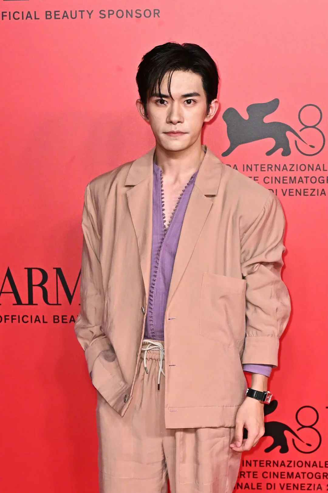 易烊千玺亮相威尼斯晚宴