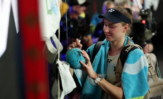 重磅对决，今晚11点中心球场开拍！
亚洲一姐、顶尖选手、世界第二的，
哈萨克斯坦