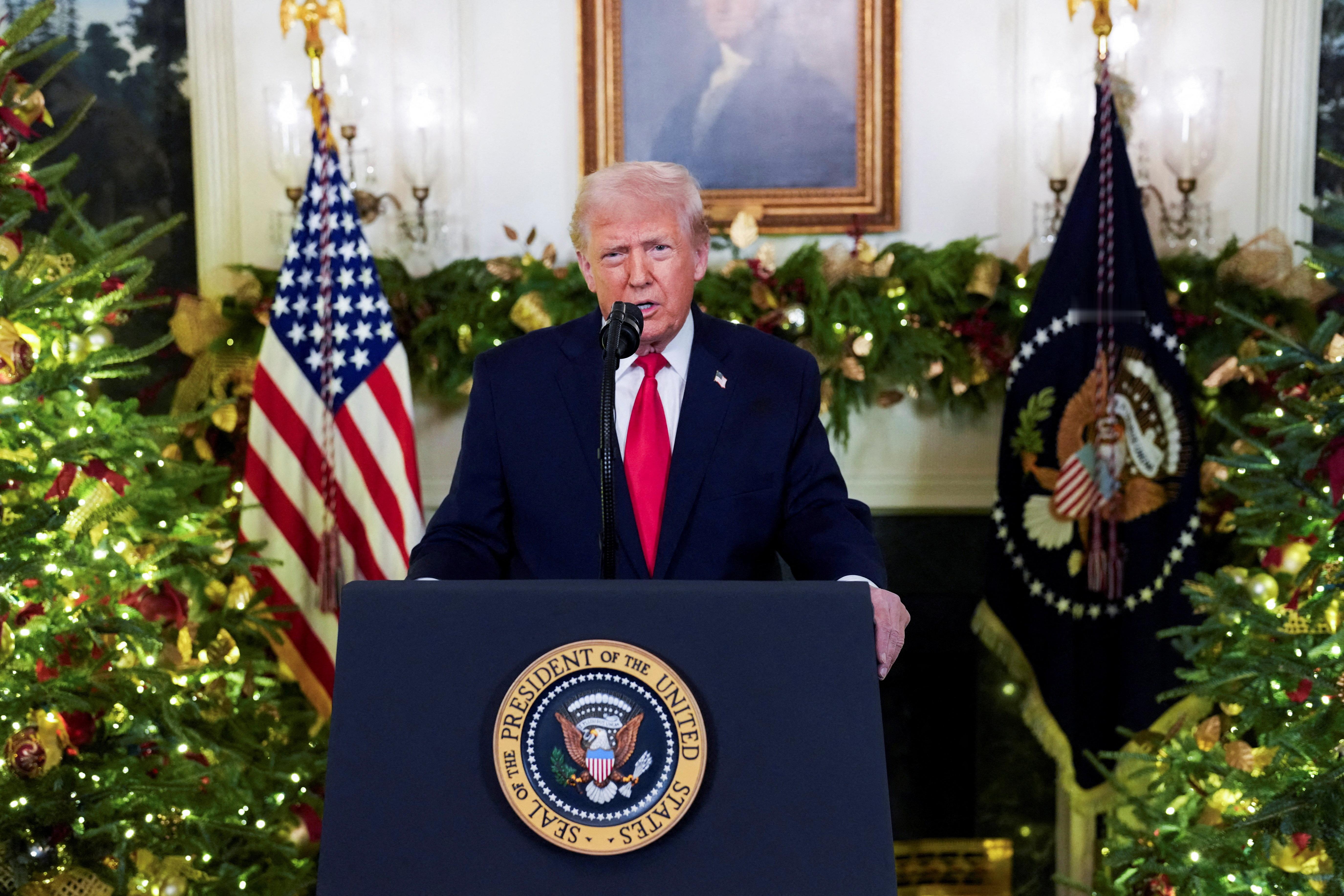 美国总统特朗普在圣诞前夜的全国讲话中宣布，将为近150万美国军人每人发放1776