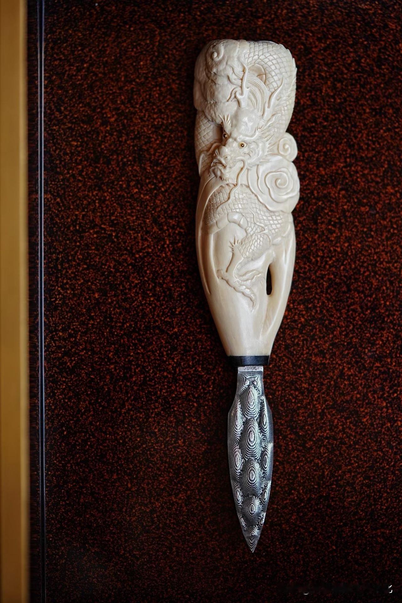 这把茶刀，有点“过界”的意思。

本该只是器具，却偏偏生出一股气场。

猛犸材质