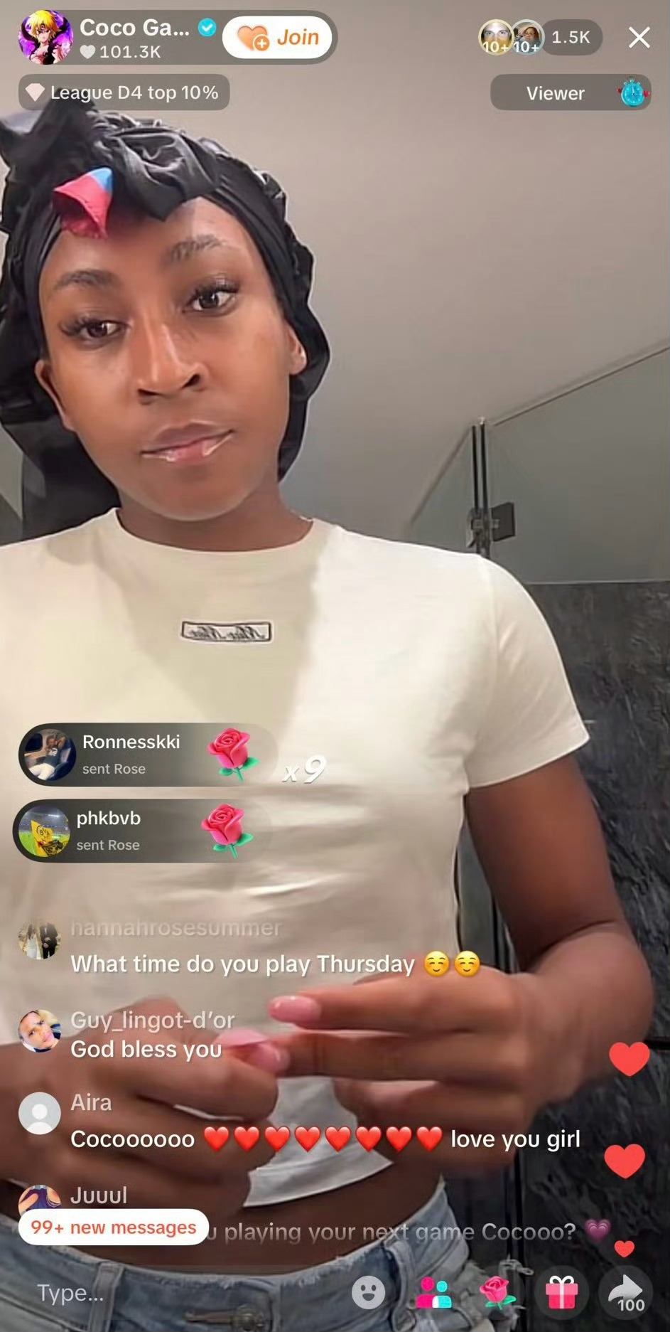 外国球迷透露，高芙在洋抖直播时表示，如果上帝让她喜欢女孩，她就能抢走她们所有人的