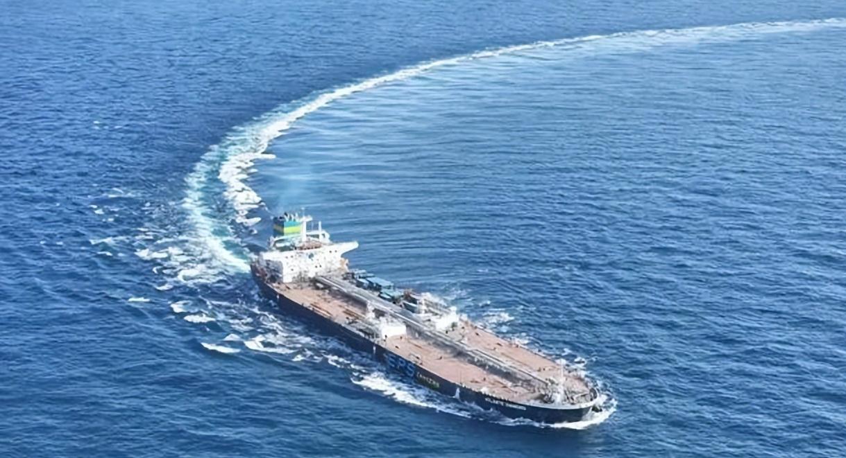 油轮遇袭 会推高国内成品油价吗？

遇袭消息出来后，国际油价立刻冲高，整个3月布