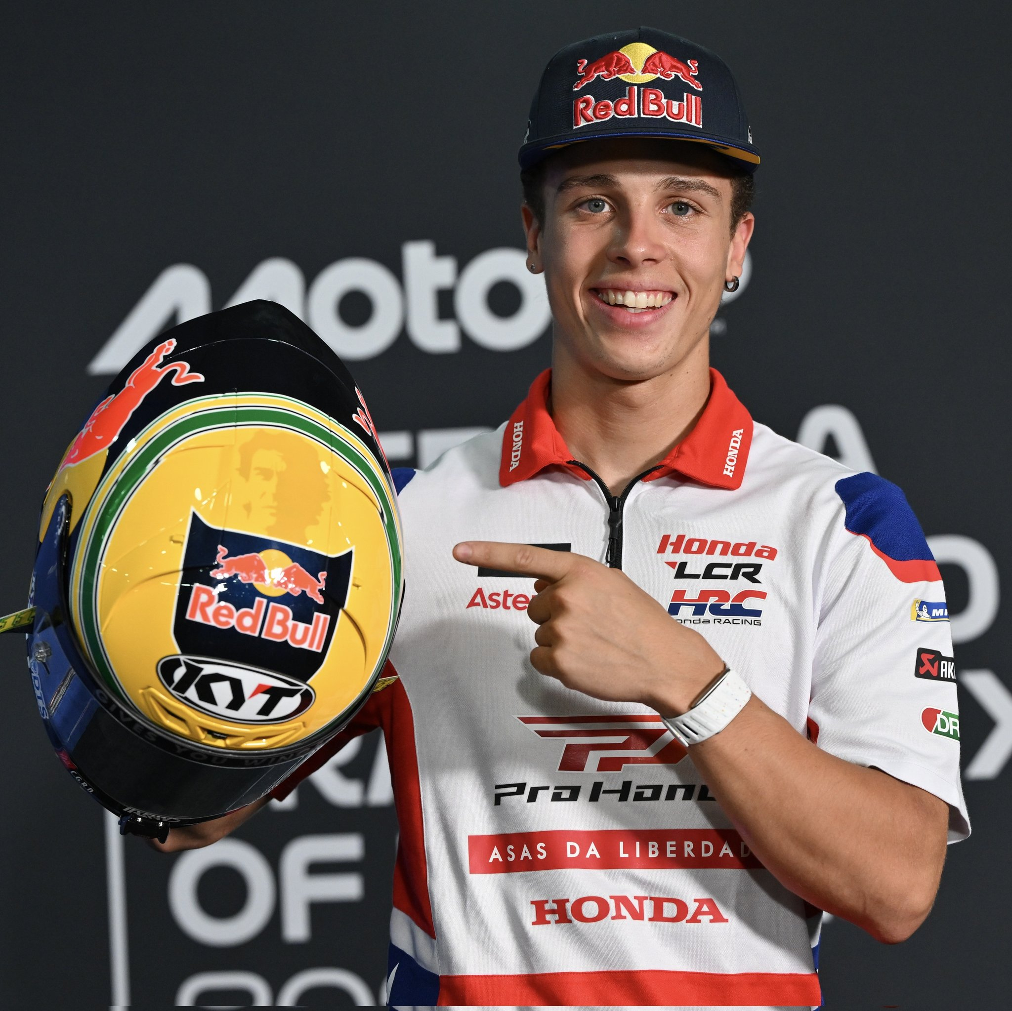 本周MotoGP巴西大奖赛，主场作战的莫雷拉将使用致敬巴西车神埃尔顿·塞纳的特别