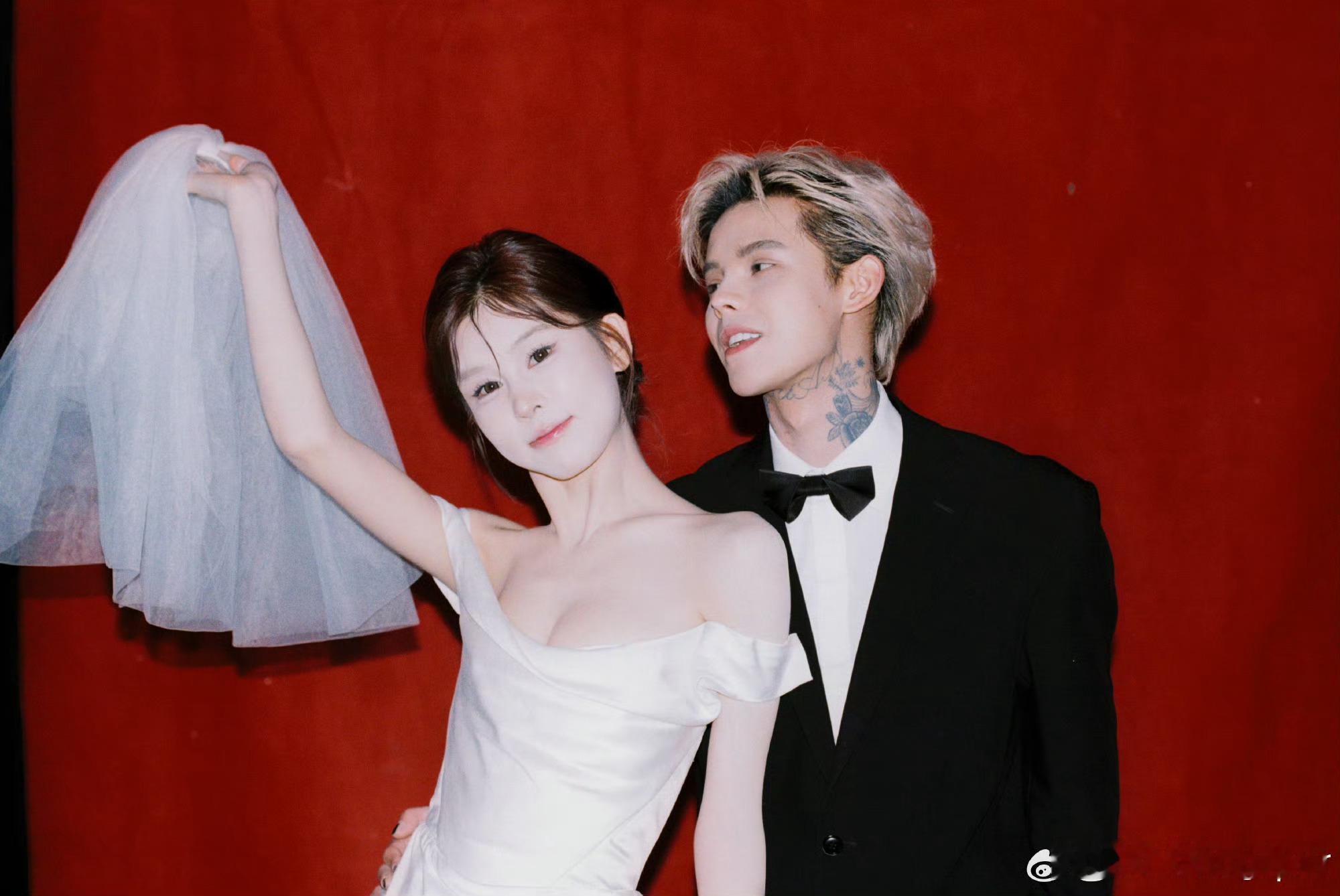 殷世航傲娇美宣布结婚也是网红鼻祖了一顿操作归来依然二十来岁 