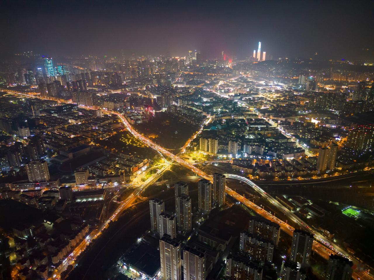 青岛台东夜景