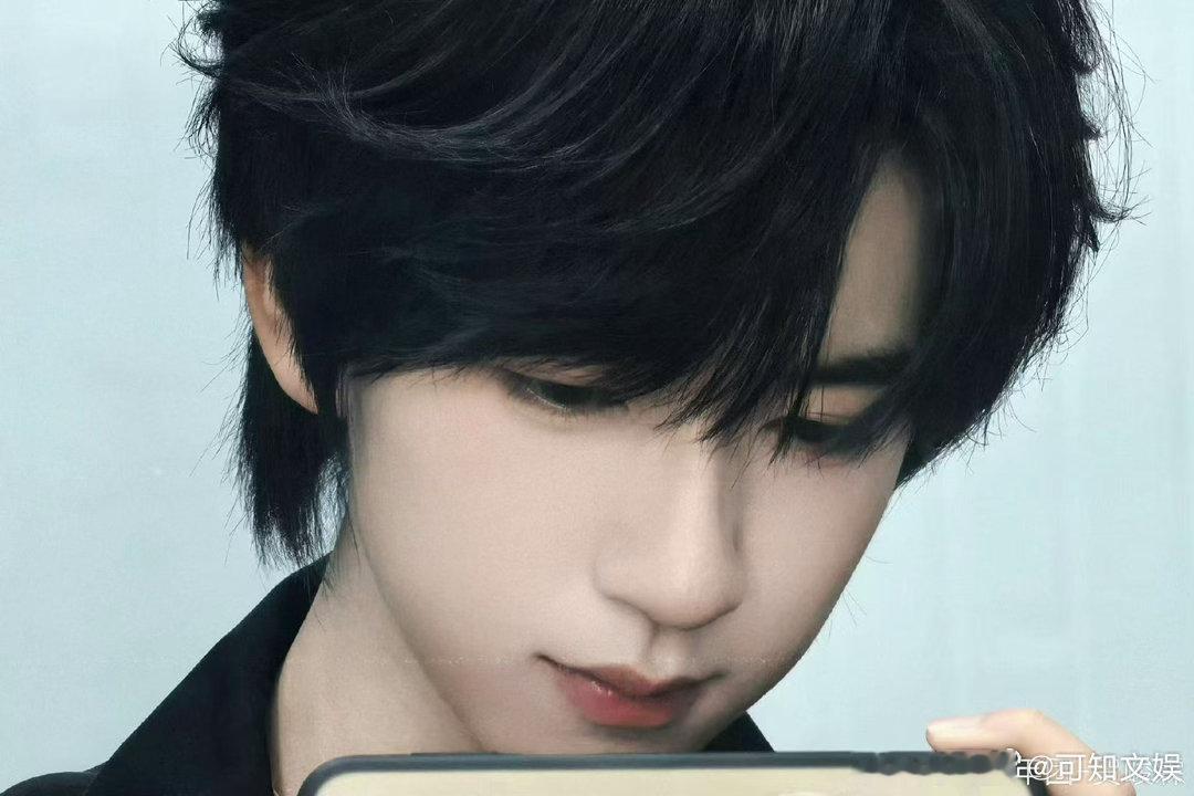 贺峻霖会拍贺峻霖说自己还是太会拍了贺峻霖说自己还是太会拍了，可爱晕了， 