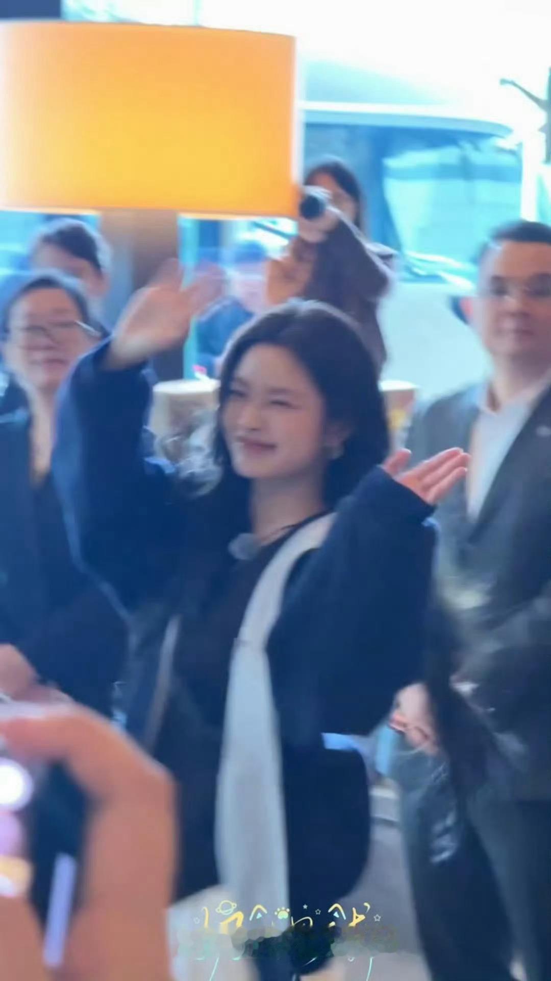 桃花坞桃花坞重庆站首期嘉宾抵达，这波阵容太有梗了！🔥周涛、徐若晗、彭冠英、贺峻