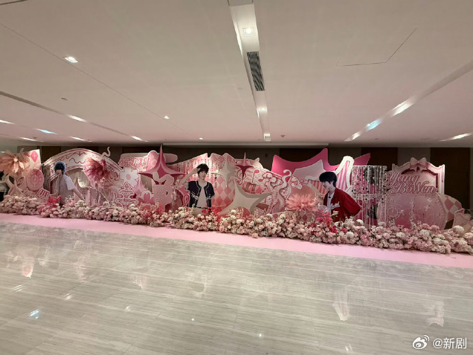 杨博文包店布置杨博文五公演唱会应援杨博文包店布置，杨博文五公演唱会应援，粉丝精心