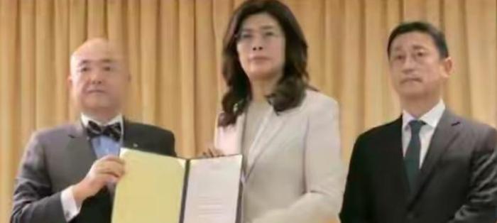 日本地震以后，台湾捐款达到了空前的程度。汤家凤8月2日一大早发出呼吁，希望网友们
