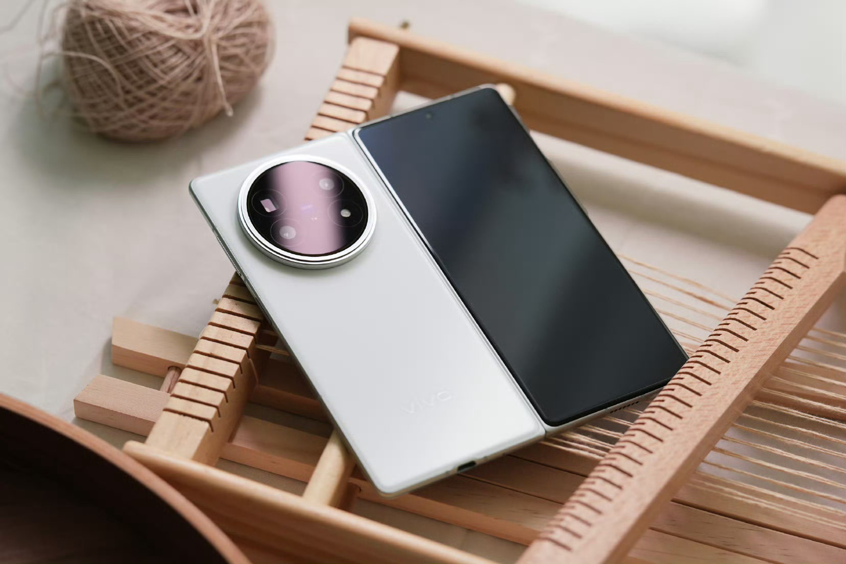 曝vivo将发布全球最轻折叠屏XFold5全新的vivo X Fold5将继续主
