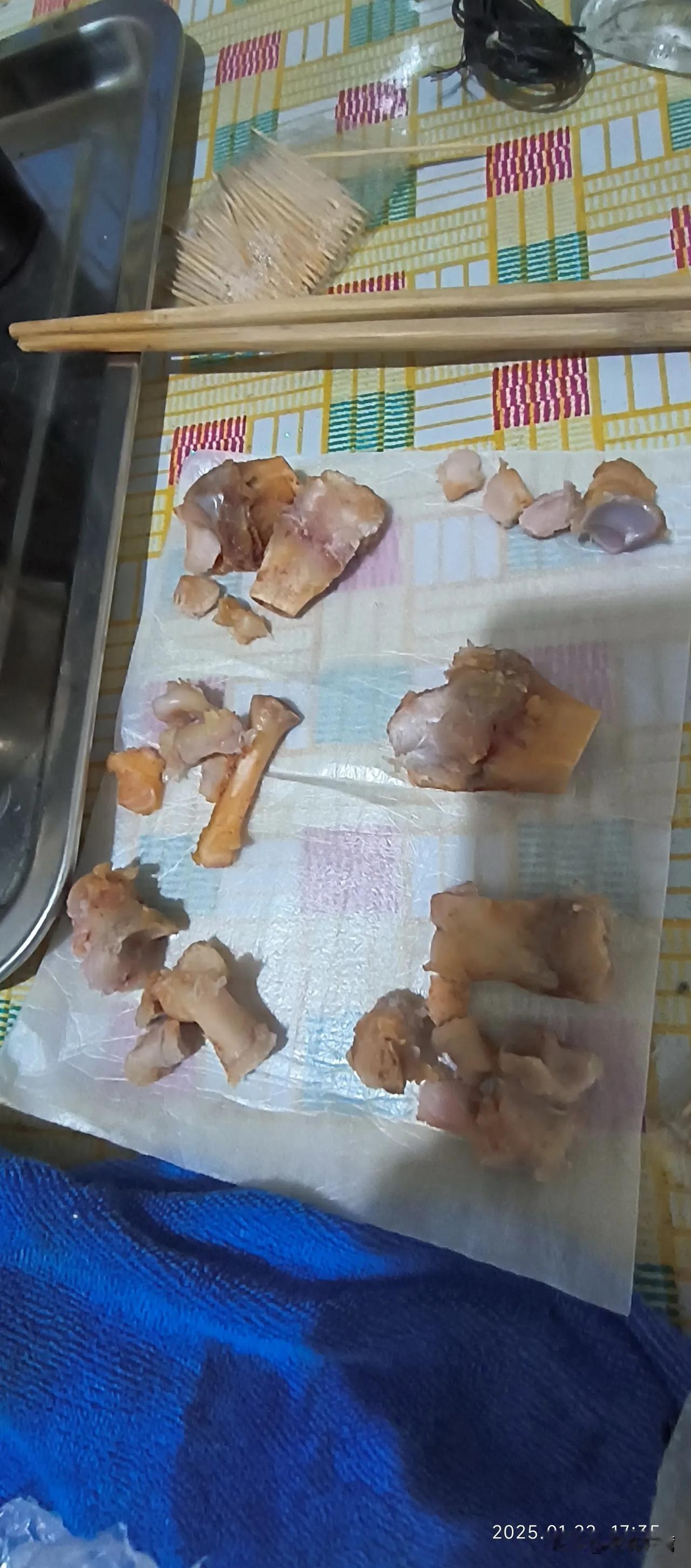 以前，有一句骂人的话，说“还不如一头猪”。但其实，人可能真的不如一头猪。

今天