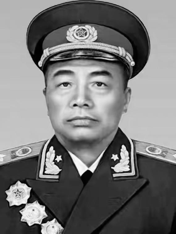 1974年，彭德怀去世时，临终想见朱德，他一次一次地向看守请求，可谁也不告诉朱德