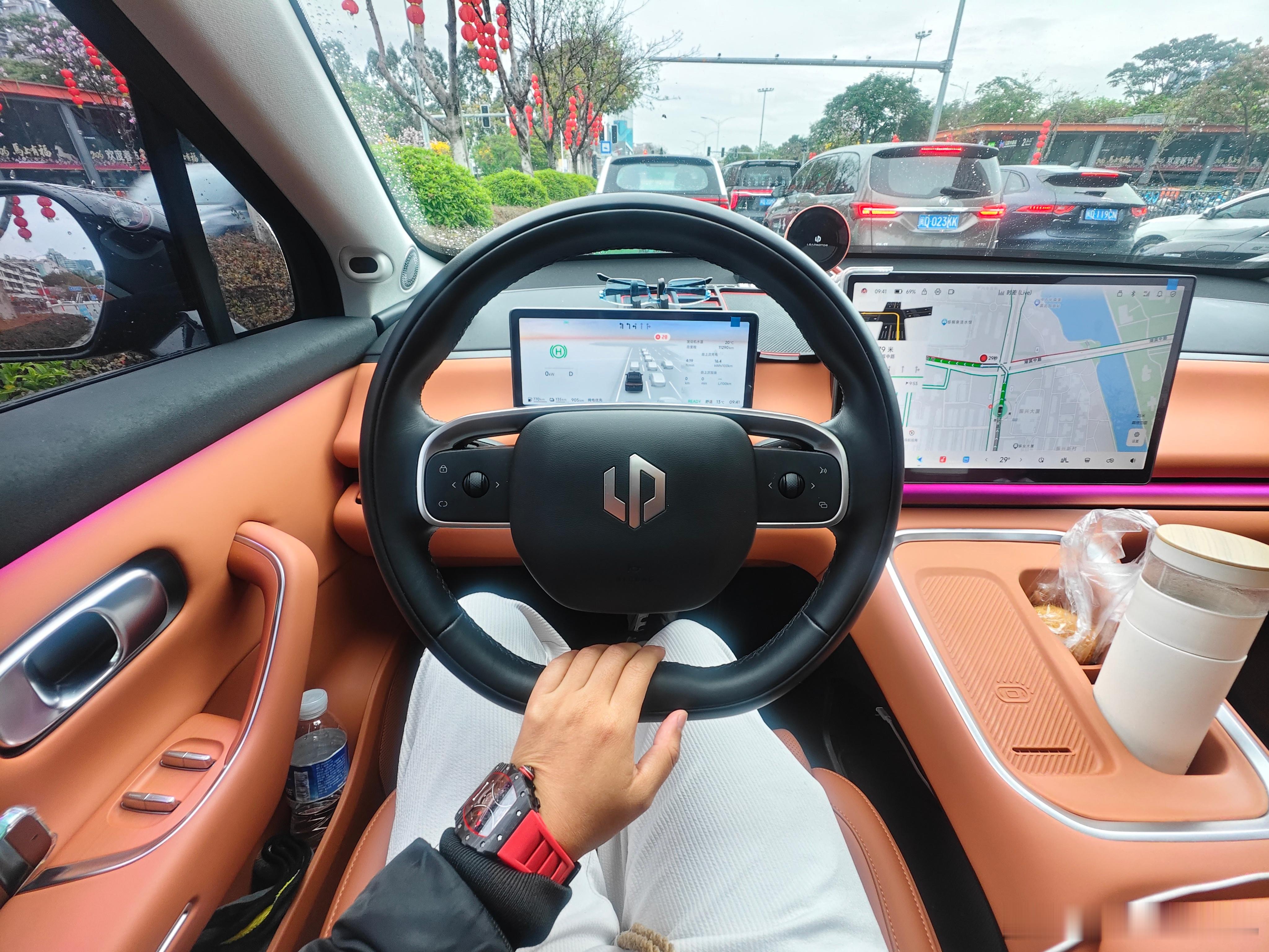 要不明天开零跑吧？好像还没认真聊过这台车的感受我称之为普通家庭六座车的首选十几万