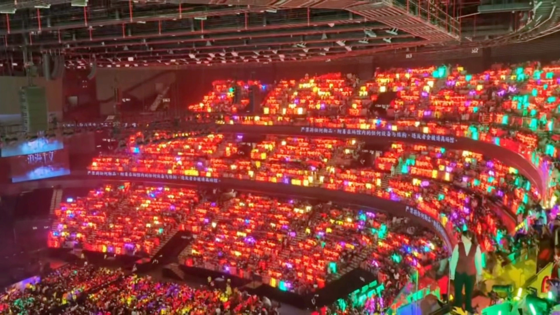 苏新皓澳门第二天红海 苏新皓澳门演唱会第二天 红海依旧很霸气 排面拉满