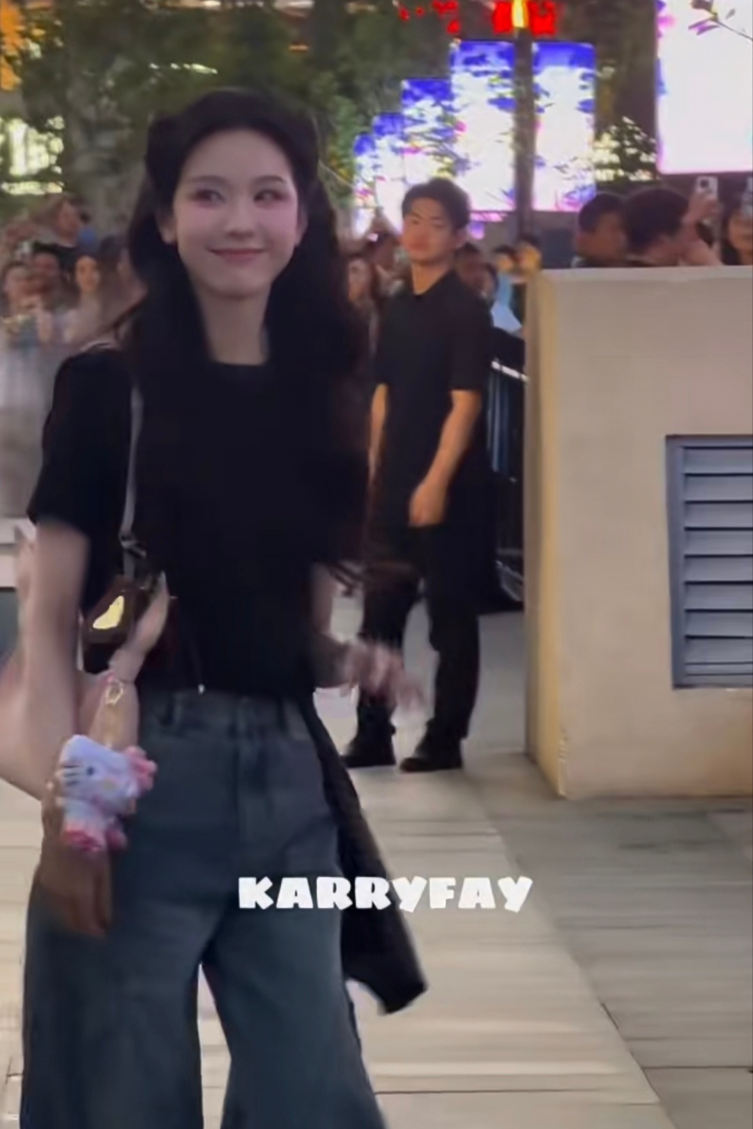还没有换衣服就已经感觉今天美爆啦