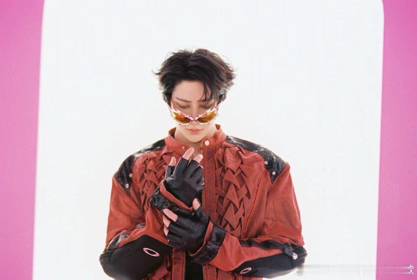 把Mike留在内娱千万不要放过他 全程中文营业，直播还自带笑点，Mike你小子是