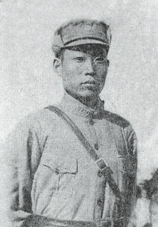 1933年，长城前线战事危急，38岁旅长赵登禹为扭转被动战局，主动调整战术，带着