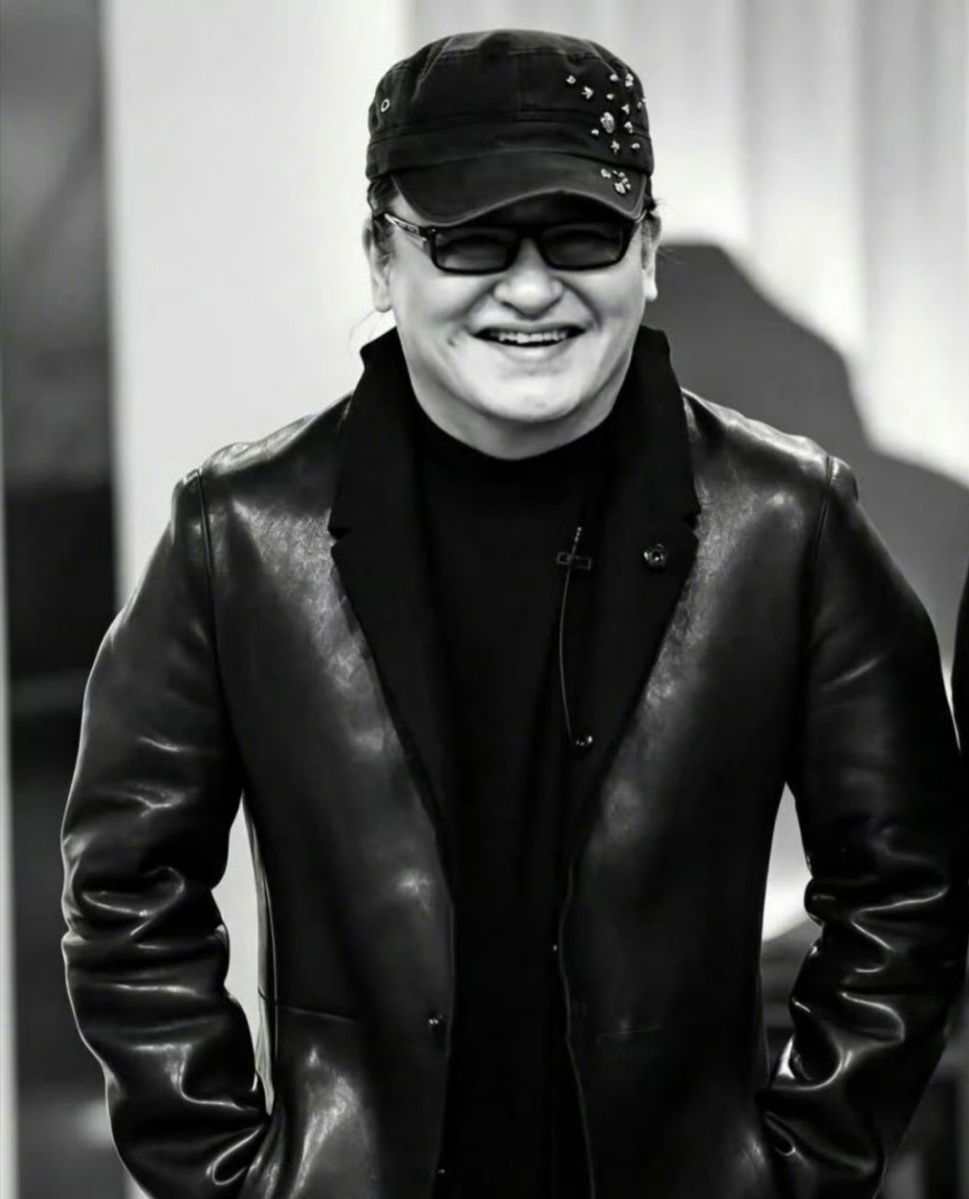 甄嬛传片头和片尾的演唱者均已去世片头刘欢、片尾姚贝娜，演唱者都刘欢，今天恰逢姚贝