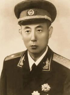 1945年抗战胜利后，四野将领王明贵在东北多次调整职务，从嫩江军区司令调任骑兵师
